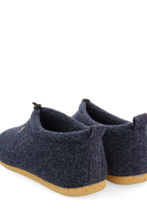 Rosholt recycled fleece house slippers.