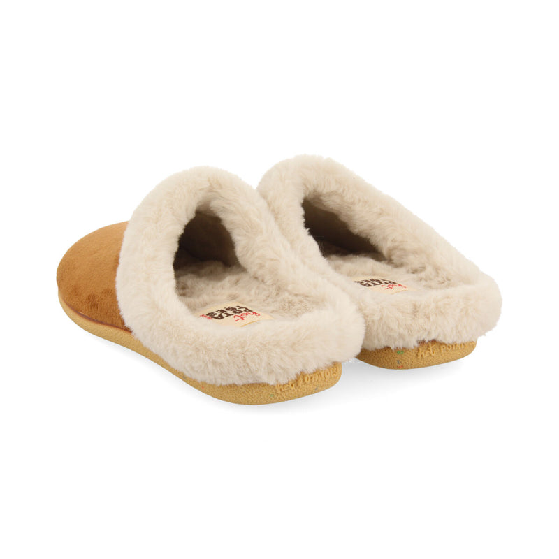 PANTUFAS DE ESTAR EM CASA COURO COM DETALHES DE PELO TRUMAU