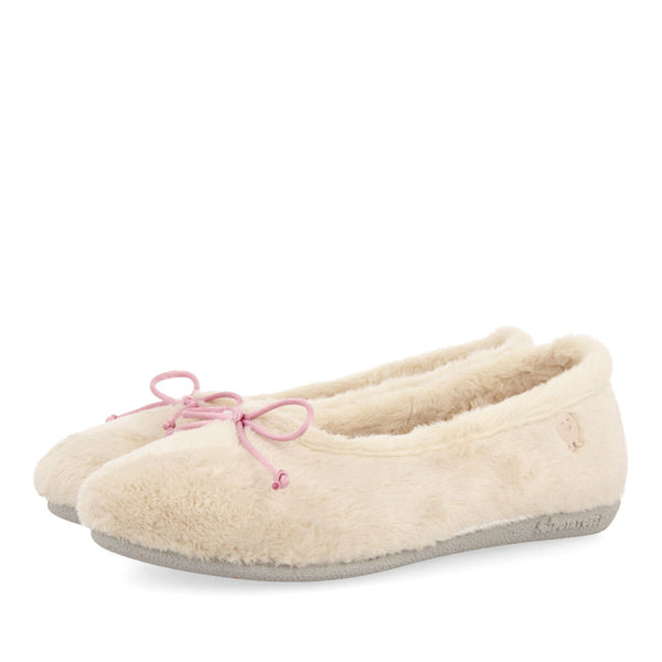 GIRL'S BALLERINA STYLE SLIPPERS BUSHNELL