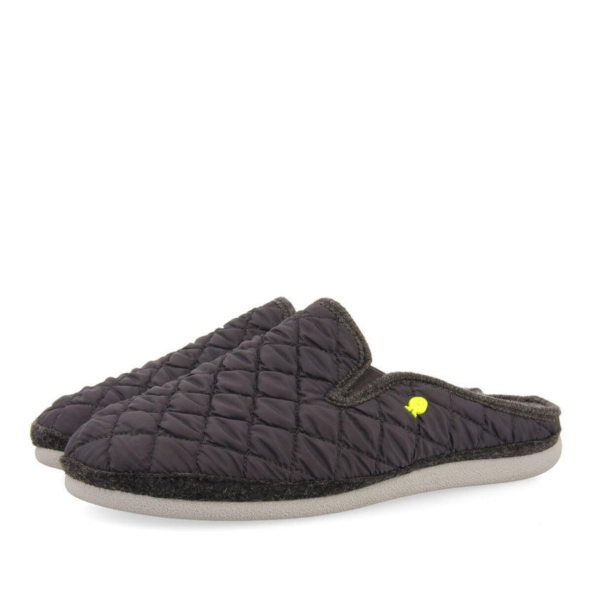 PANTUFAS DE ESTAR EM CASA ACOLCHOADAS DE COR CINZENTA HEDENSTED
