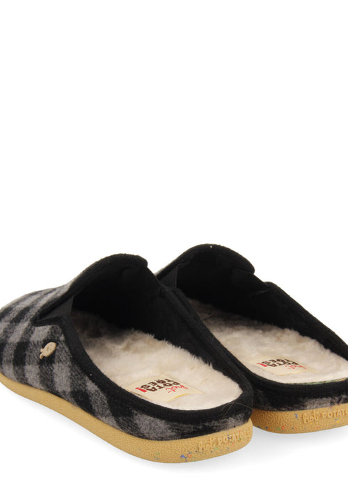 PEGGAU PLAID HOUSE SLIPPERS