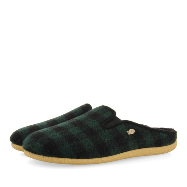 PANTUFAS DE ESTAR EM CASA AOS QUADRADOS VERDES PEGGAU