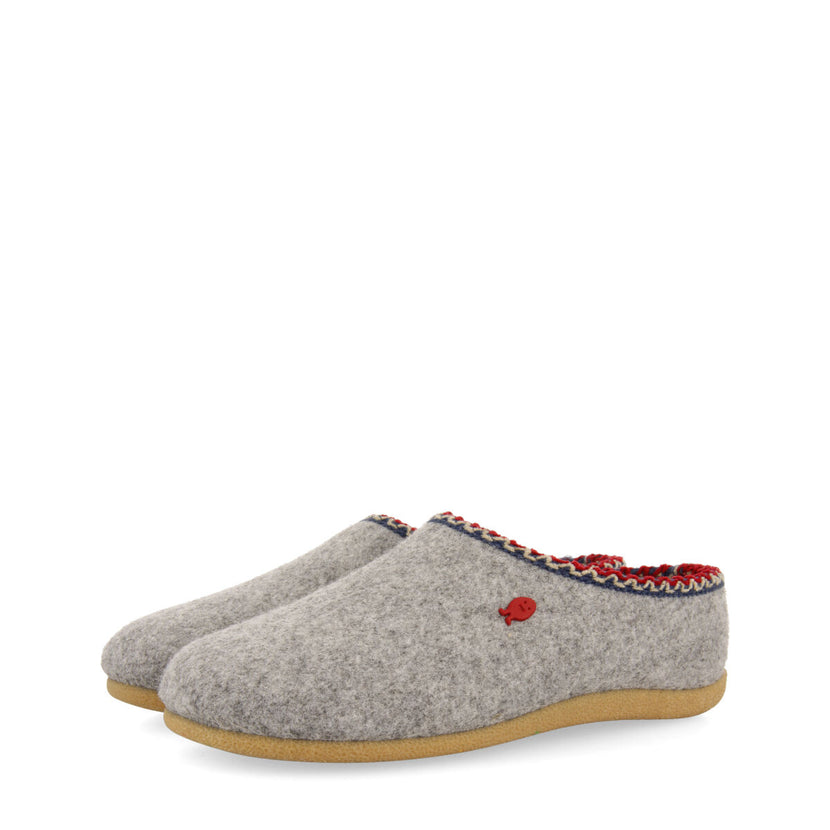 LAUPSTAD CLOG-STYLE HOUSE SLIPPERS