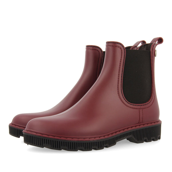 Sisseton women's short burgundy chelsea-style welly boots with black details