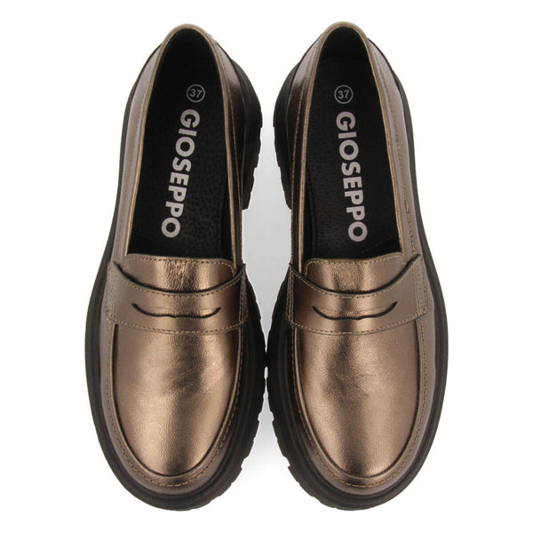 Mocasines color plomo de piel con piso track para mujer kabelvas 