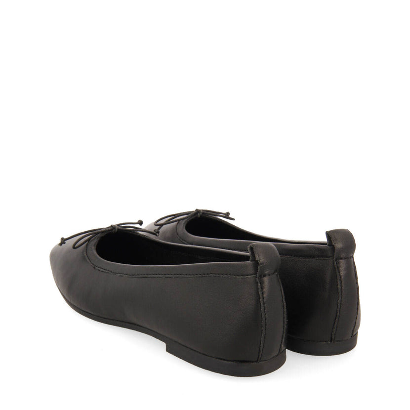 Ballerines noires en peau pour femme pierbach 