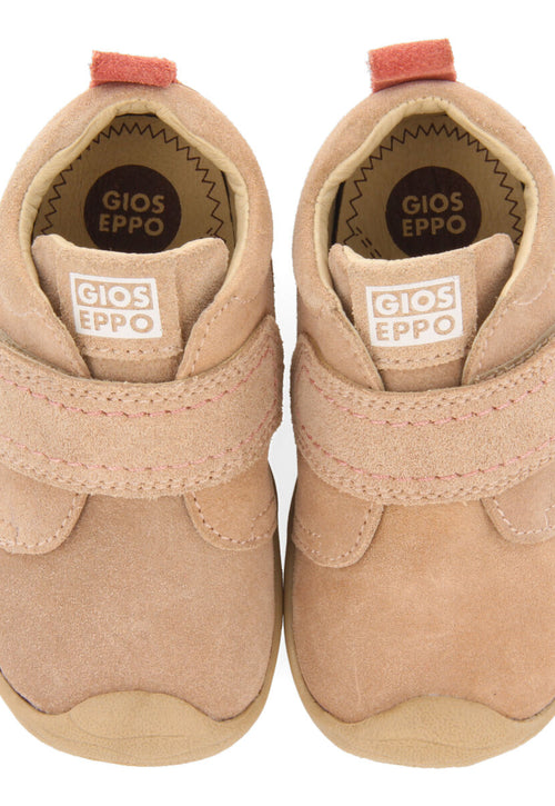 Botín rosa de serraje para bebé de la línea my first gioseppo nethy