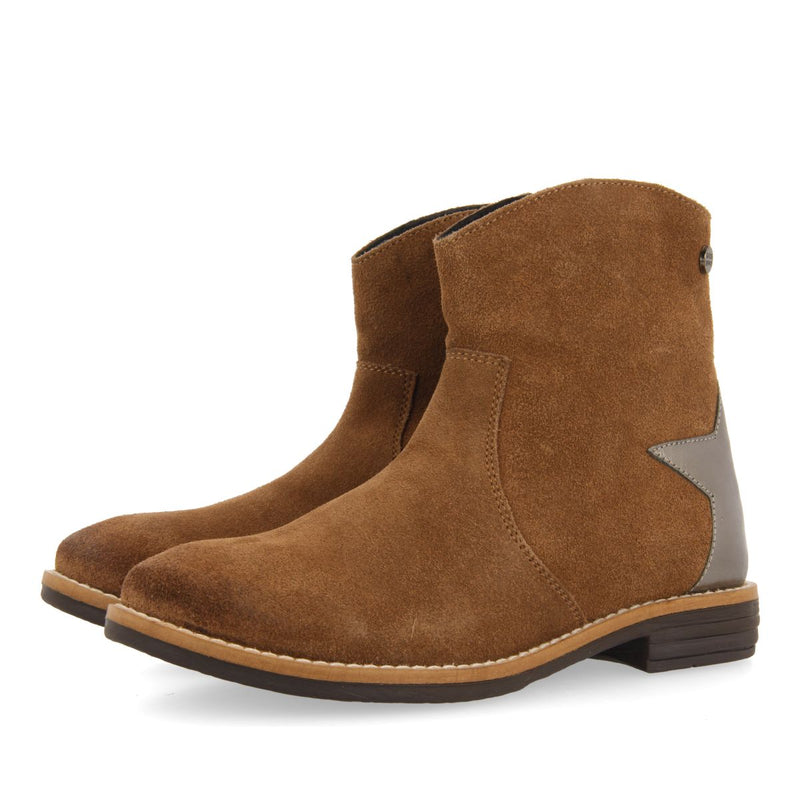 Botines tipo cowboy de serraje color taupe con detalle de estrella para niña y niño nastola