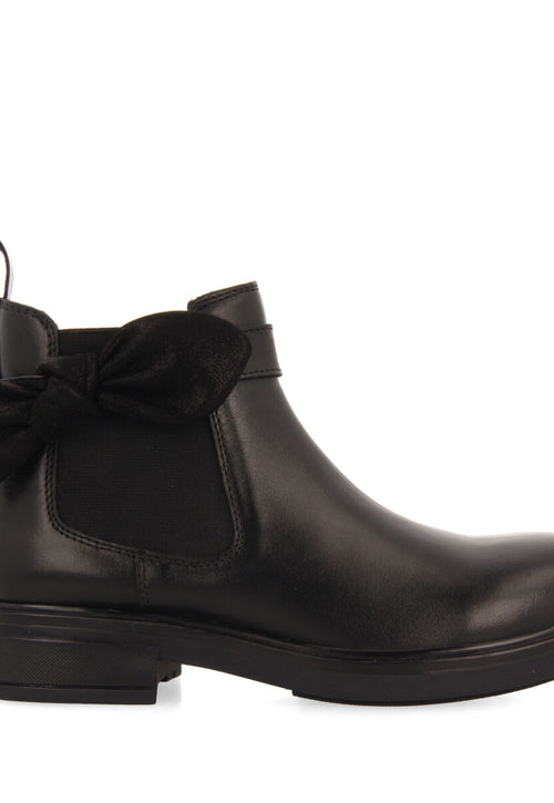 Inzing children's black leather chelsea boots with decorative bow
