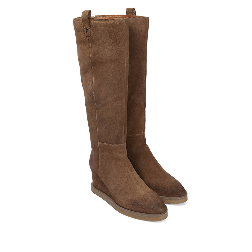 Bota taupe de serraje con cuña para mujer brora