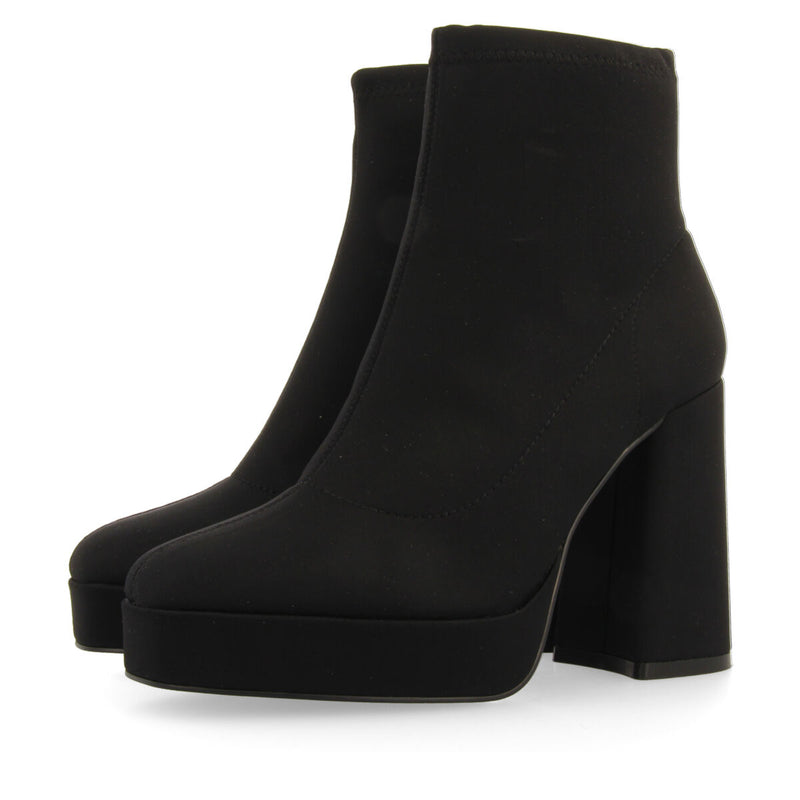 Turenki women's black ankle boots with wide heels and platforms