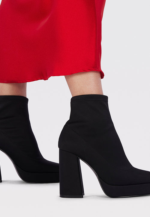 Turenki women's black ankle boots with wide heels and platforms