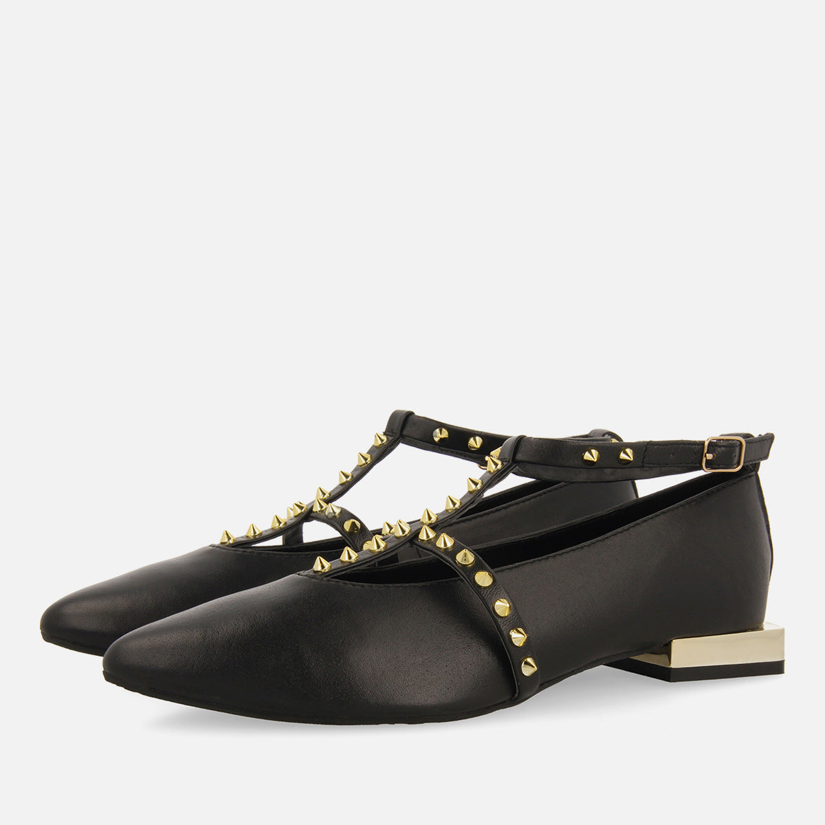 Ballerine nere in pelle con cinturini e dettagli di borchie da donna nyborg  