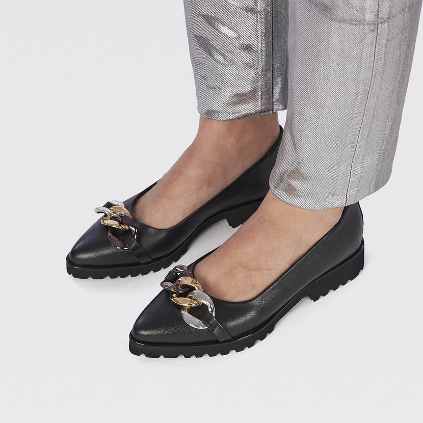 Bailarinas negras de piel con detalle de hebilla y suela track para mujer rosebud 