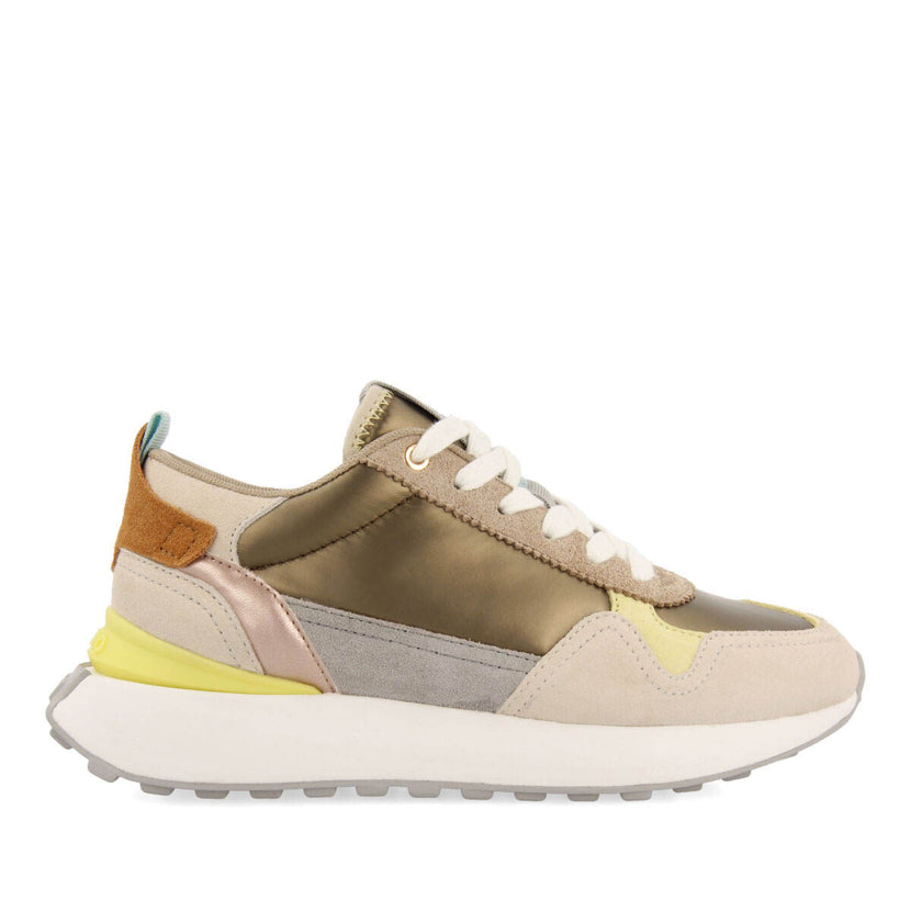 Sneakers retro dorate con dettagli da donna selkirk 