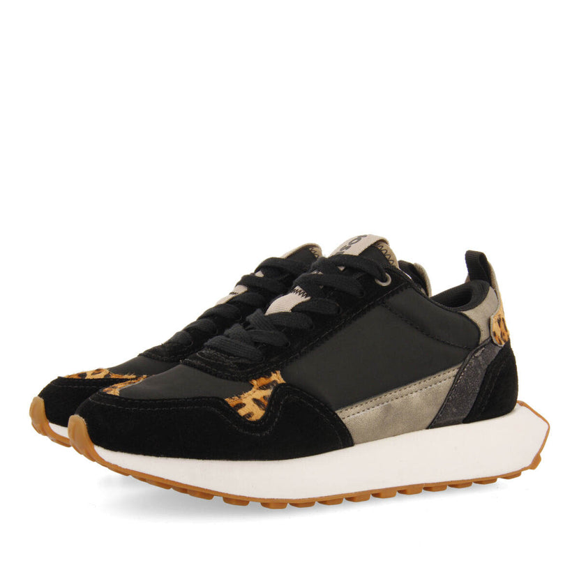 Sneakers retro nere con dettagli pastello da donna onaka  