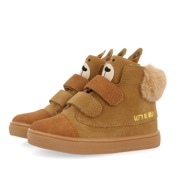 Ferlach babies' tan boot-style sneakers with a teddy bear face