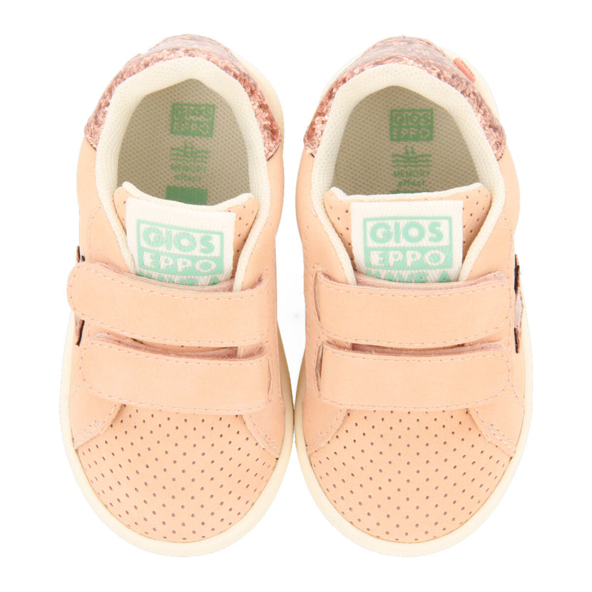 Sneakers nude con estrellas y cierre ajustable para bebé kimball