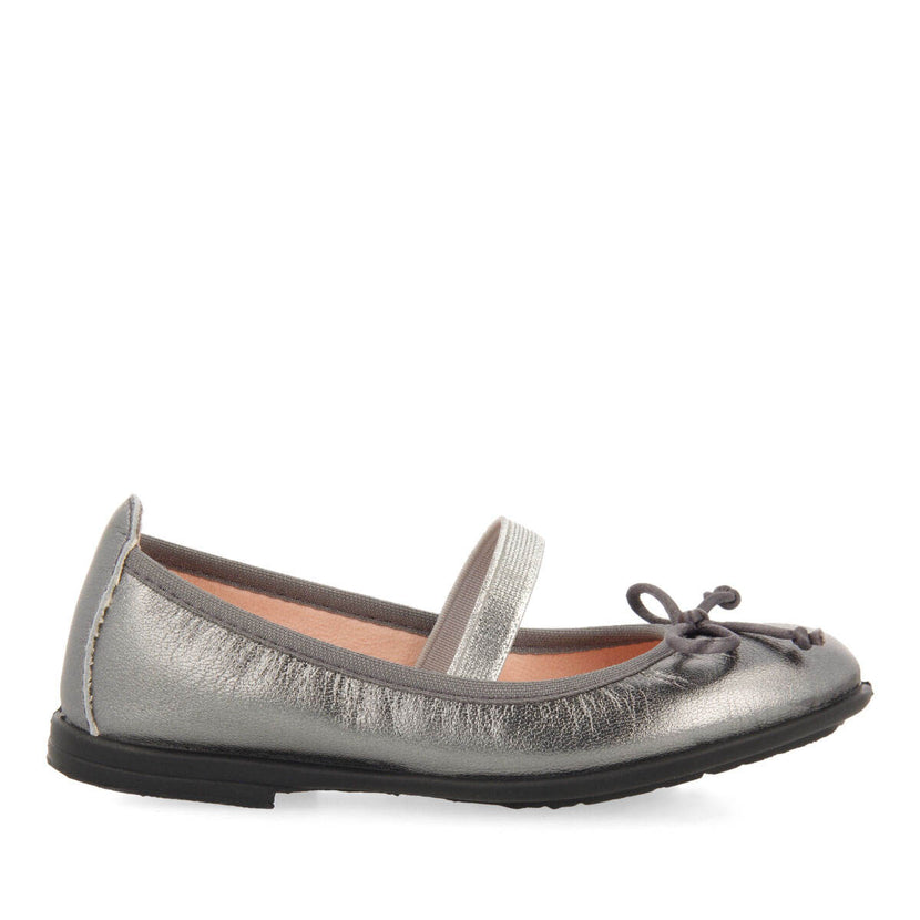 Zeltweg girls' dark silver leather ballet flats
