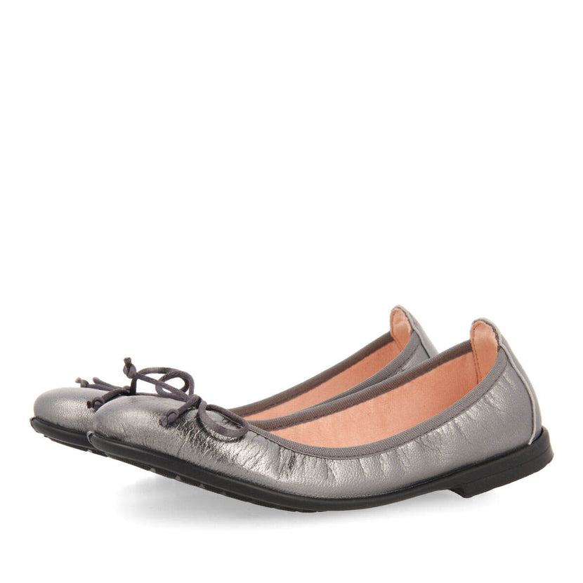 Volders girls' dark silver leather ballet flats