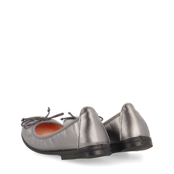 SABRINAS DE COR CHUMBO DE PELE PARA MENINA VOLDERS