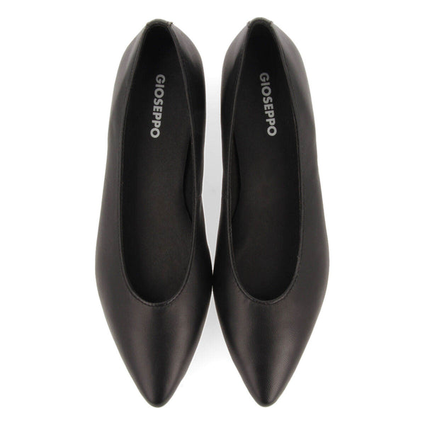 Slagelse women's black leather ballet flats with pointed toes