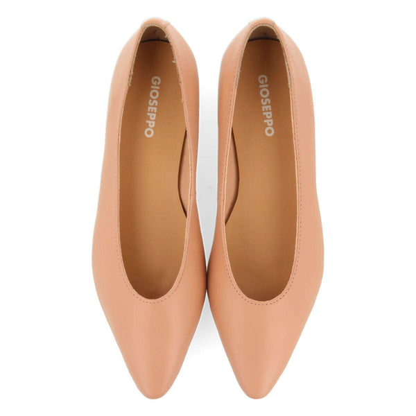 Slagelse women's nude leather ballet flats with pointed toes