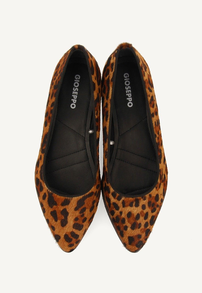 Ruka women's leopard-print leather ballet flats with thick track soles