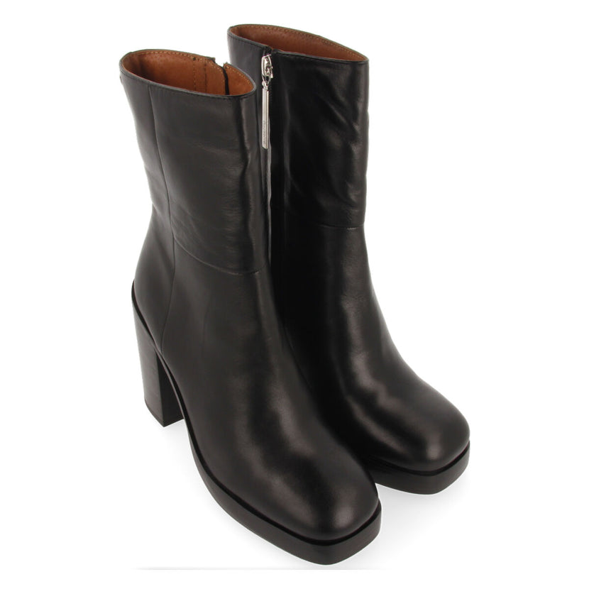 Bota media en piel color negro con tacón ancho y plataforma para mujer andoya