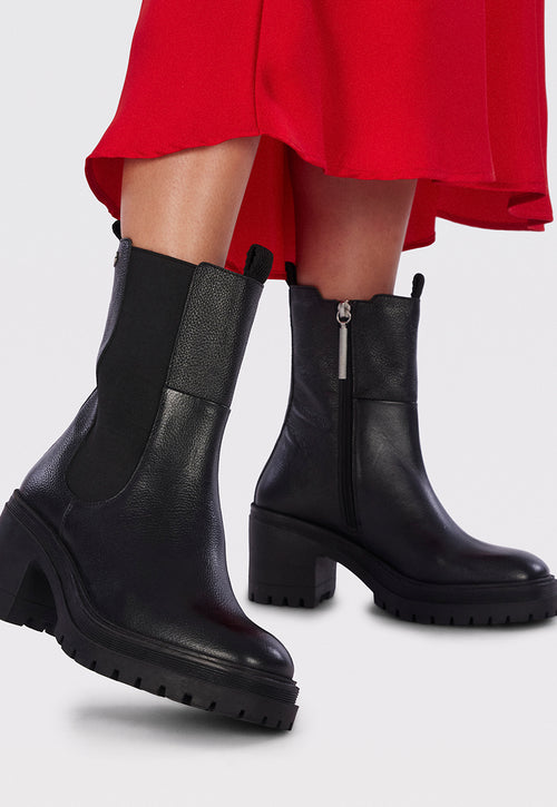 BOTIM PRETO TIPO CHELSEA COM ELÁSTICOS LATERAIS E SOLA TRACK COM TACÃO PARA MULHER HORSENS