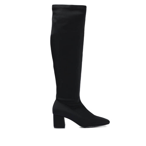 BOTA ALTA ELÁSTICA NEGRA CON TACÓN MEDIO Y PUNTA SEMI CUADRADA PARA MUJER KIBERG