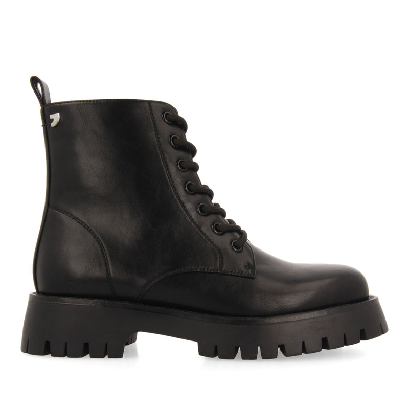 Bottines noires type motard à lacets et semelle track pour femme hesseng
