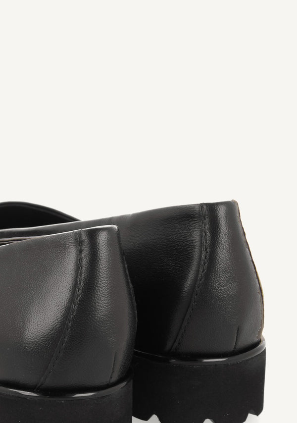 Sauchie women's black leather ballet flats with track soles