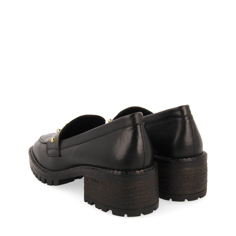 Mocasines negros de piel con detalle de tachuelas para mujer ahtari 