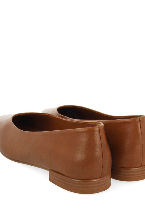 Bailarinas color cuero con punta fina para mujer gifford 