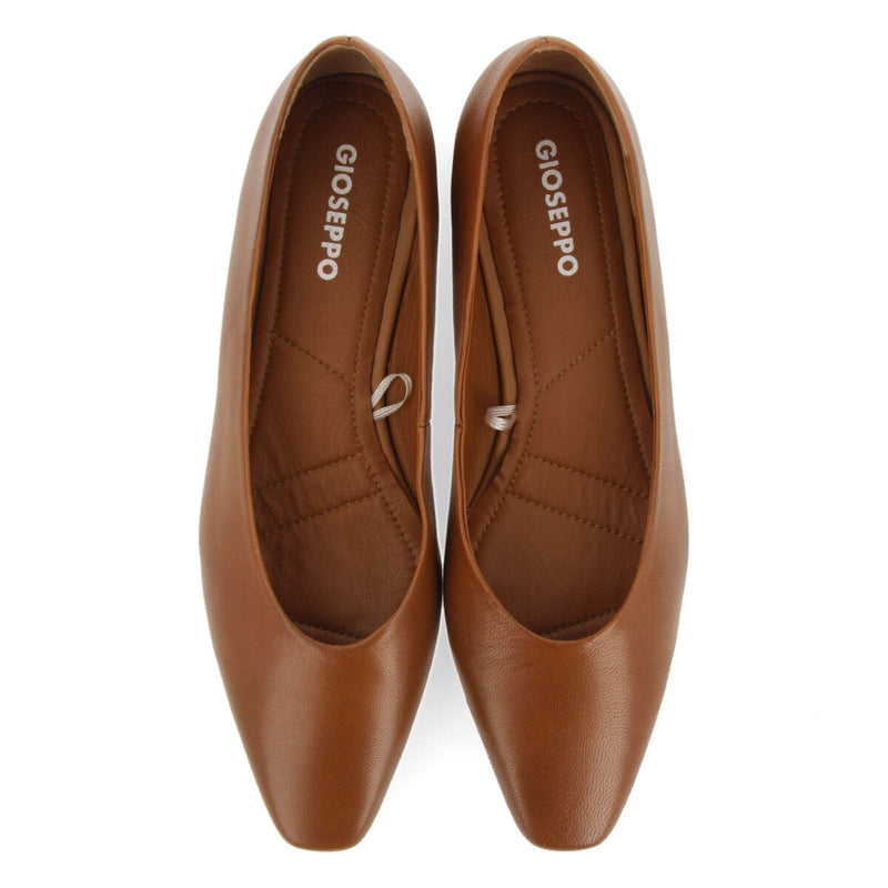 Bailarinas color cuero con punta fina para mujer gifford 