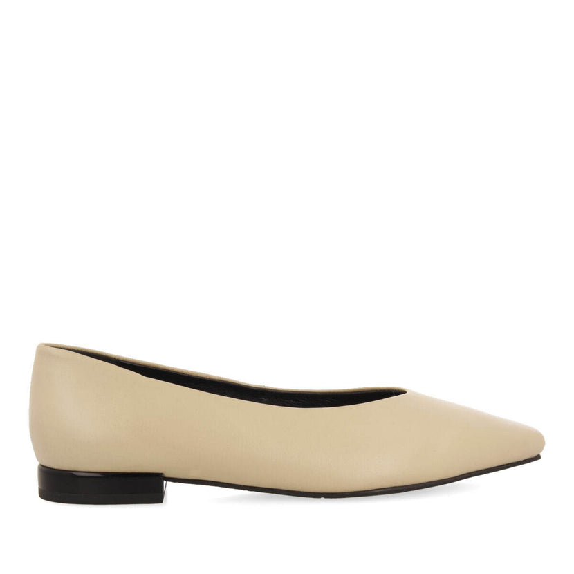 Bailarinas color off-white con punta fina para mujer gifford 