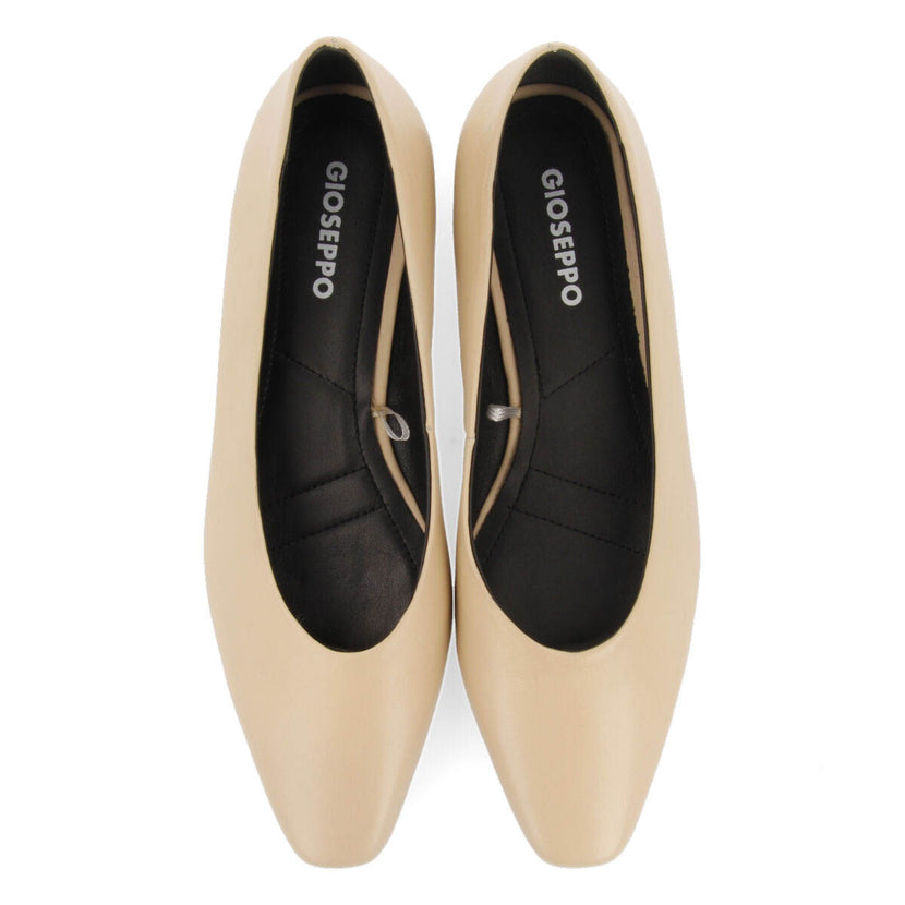 Bailarinas color off-white con punta fina para mujer gifford 