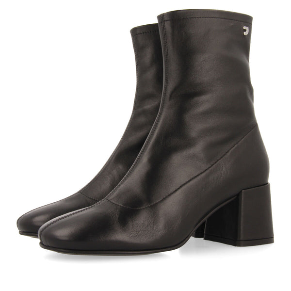 Artas women's black leather ankle boots with mid heels and round toes