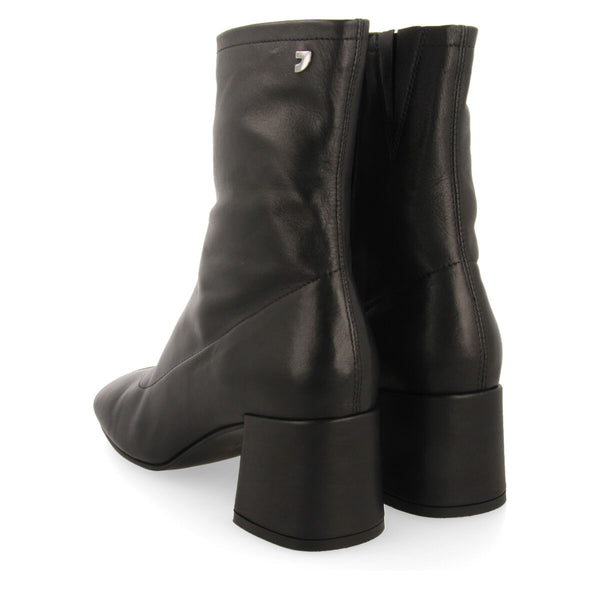 Artas women's black leather ankle boots with mid heels and round toes