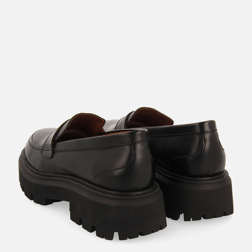 Mocasines negros de piel para mujer steinnes