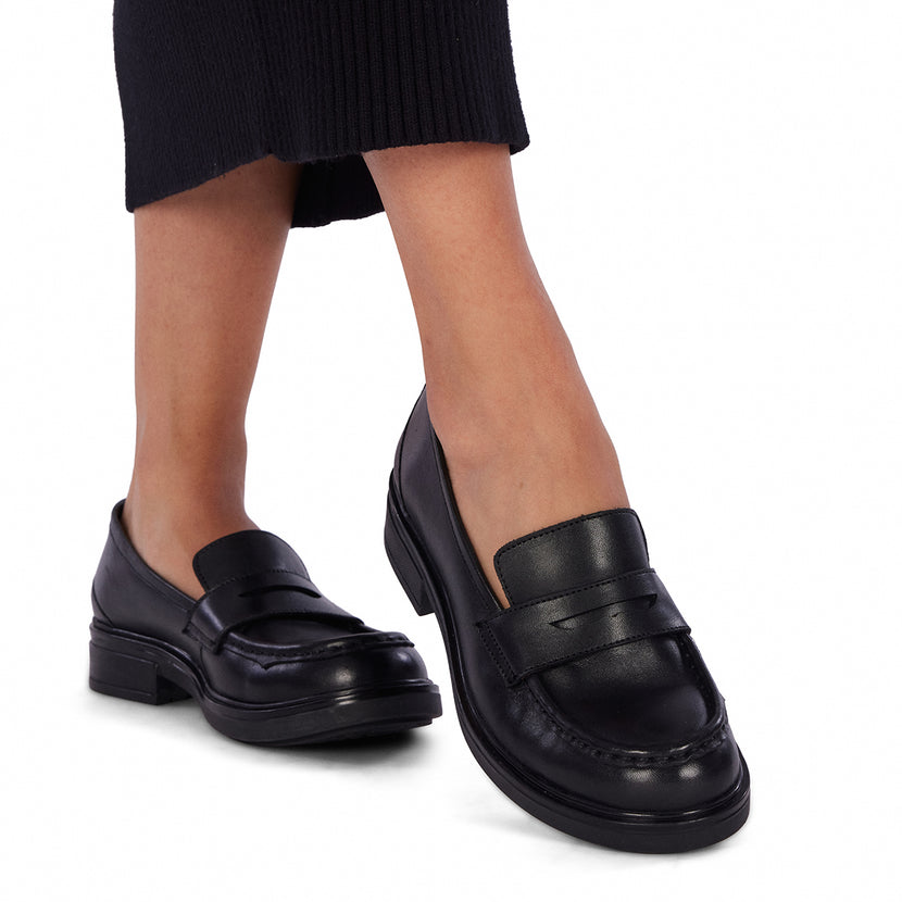 Mocasines color negro de piel para mujer hallowell 