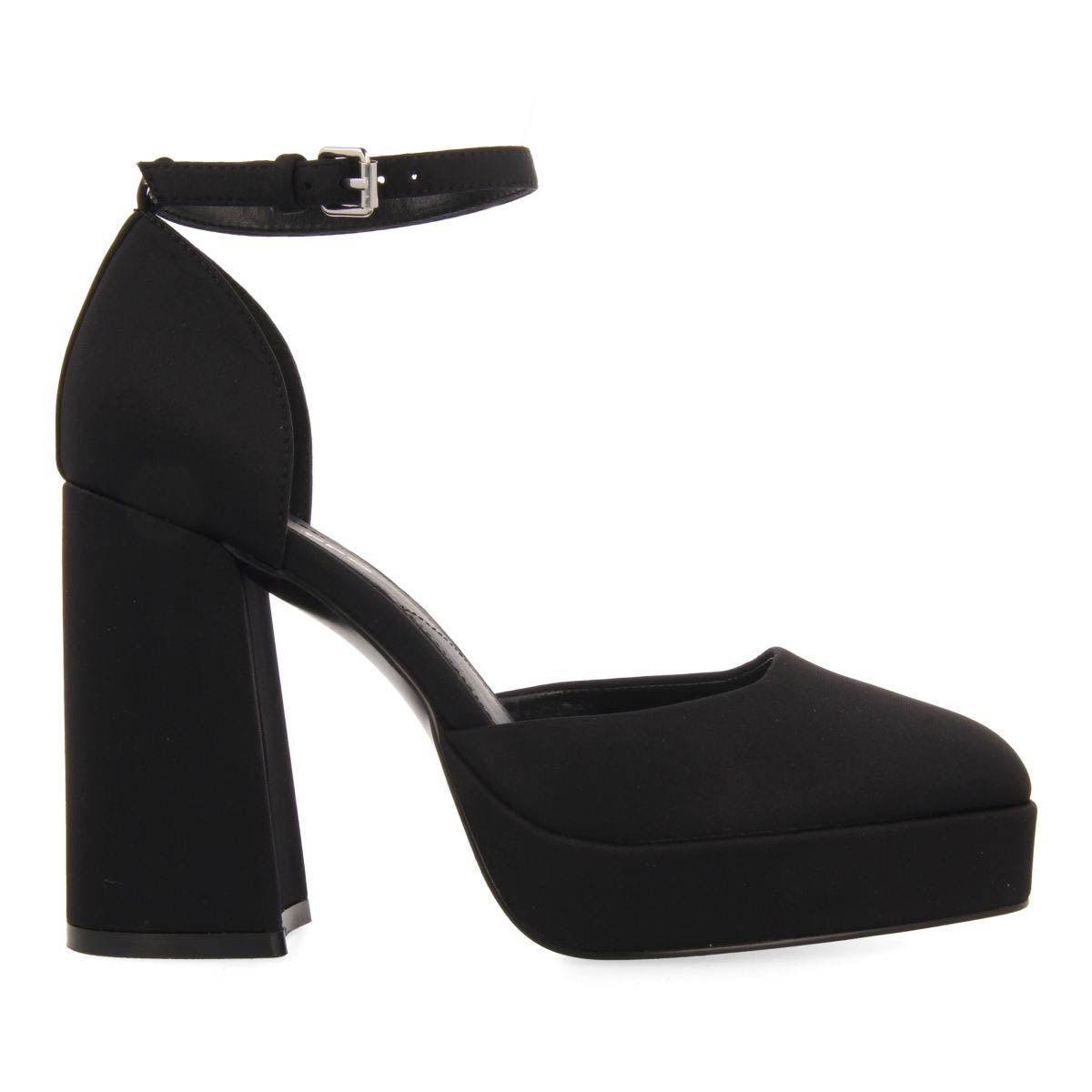 Assynt women's black shoes with wide heels and platforms