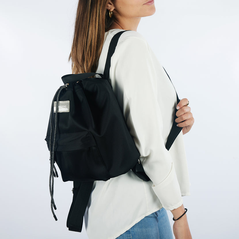 SAC À DOS NOIR À POCHE - LOLLAND  