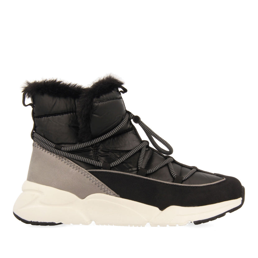 Sneakers negras tipo botín estilo après ski con cordones para mujer flirch