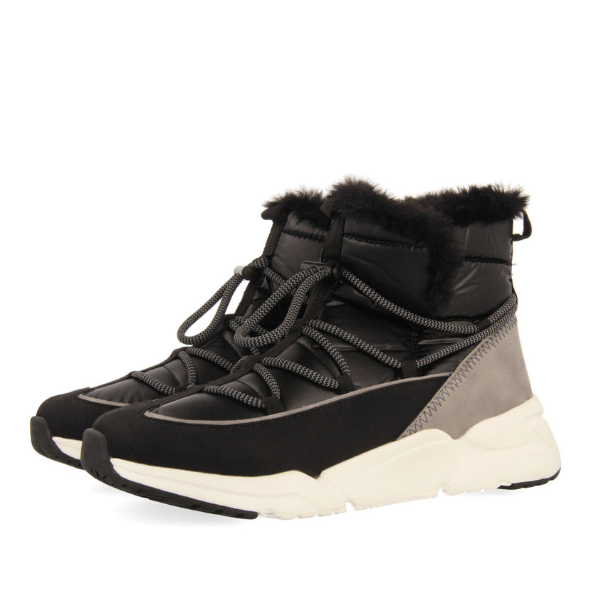 Sneakers negras tipo botín estilo après ski con cordones para mujer flirch