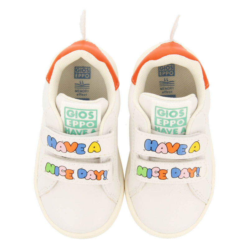 Sneakers blancas con adorno de alitas para bebé hinnoya