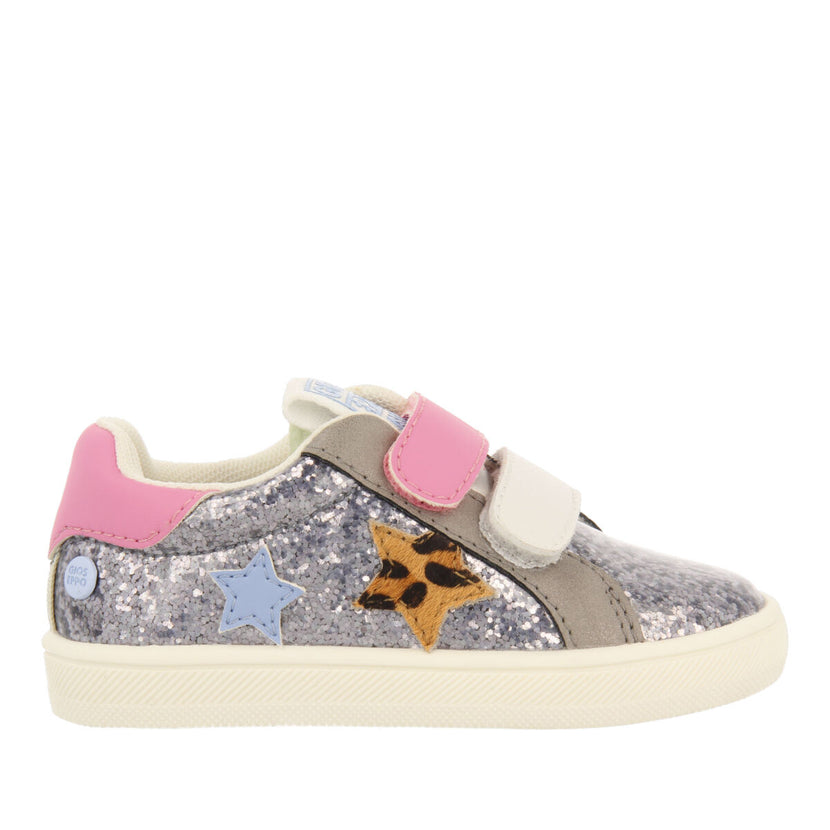 Sneakers plomo con estrellas para bebé kasnas
