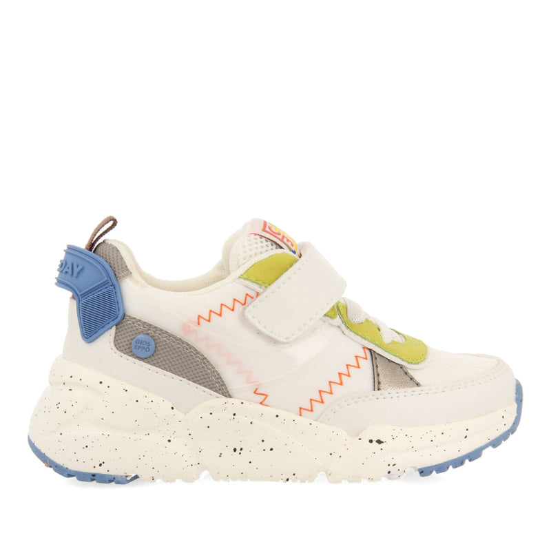 Kalwang children's white lace-up sneakers with adjustable fastenings