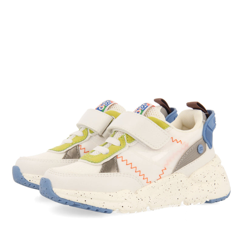 Kalwang children's white lace-up sneakers with adjustable fastenings